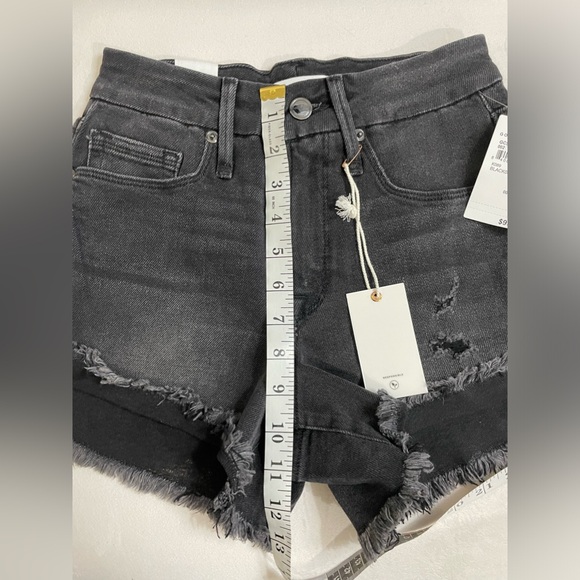 NWT Good American Good Curve Black denim shorts Distressed Size 00 - Picture 8 of 13
